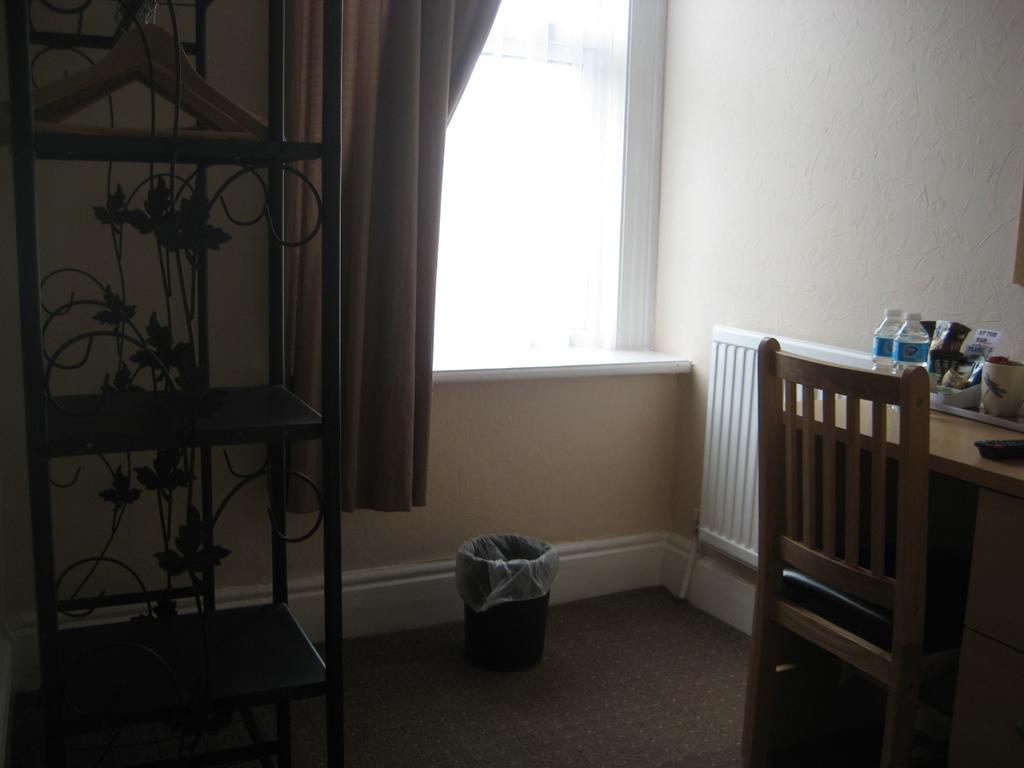 The Dragonfly Blackpool Quarto foto